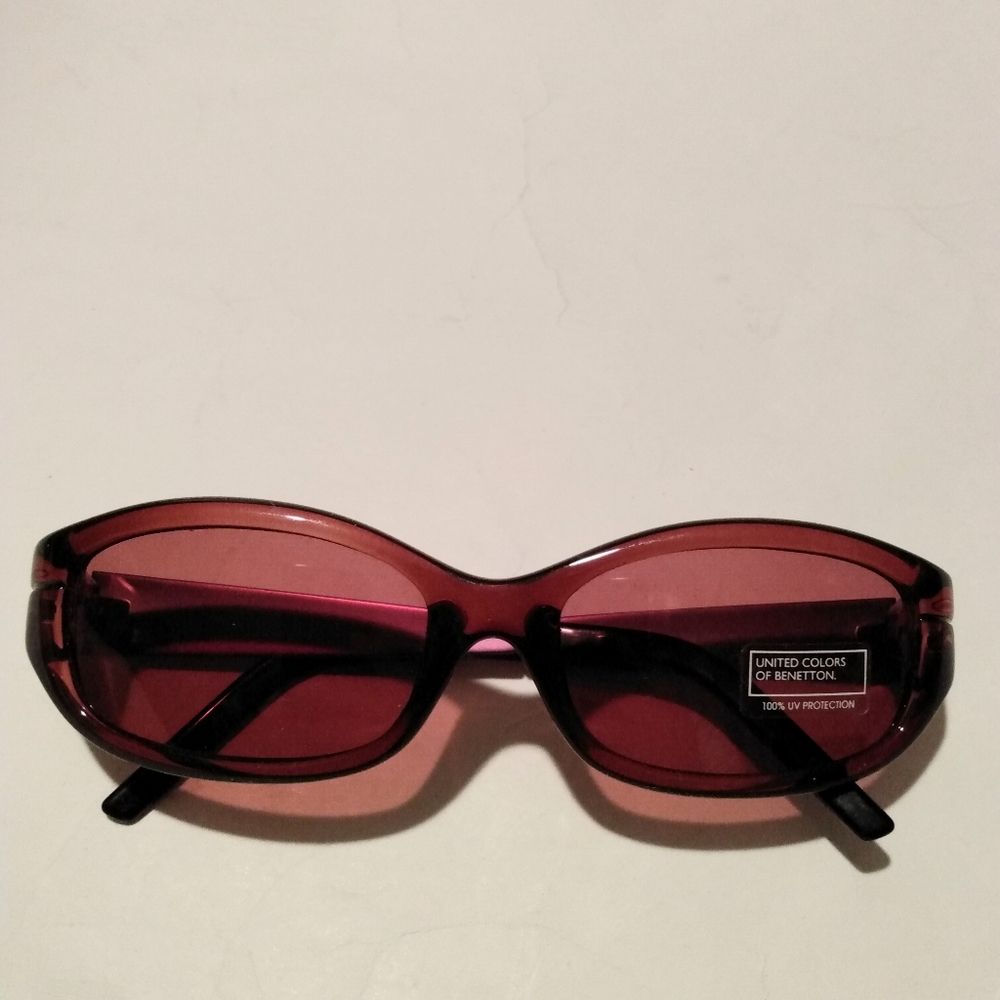 NEW Benetton Vintage Oval Women's Sunglass